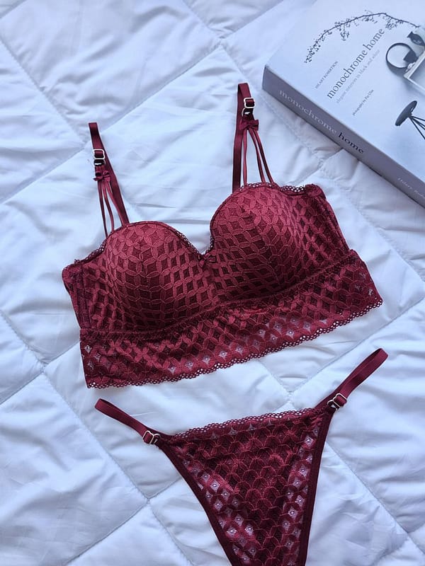 Bordo Dantel Detaylı Sütyen & String Takım